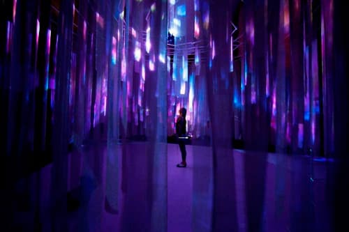 ominous-cotton-scrim-scenic-design-installation-using-projection-and-lighting-techniques